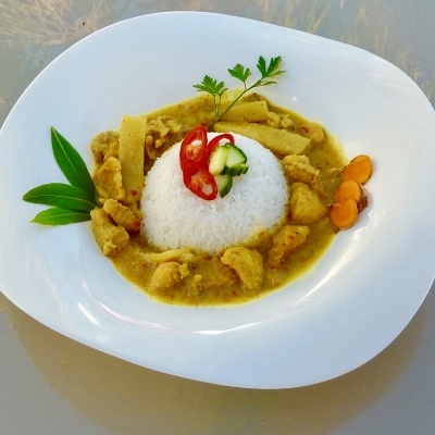 INDONESIAN CHICKEN COCONUT CURRY